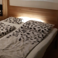 Sklápěcí manželská postel